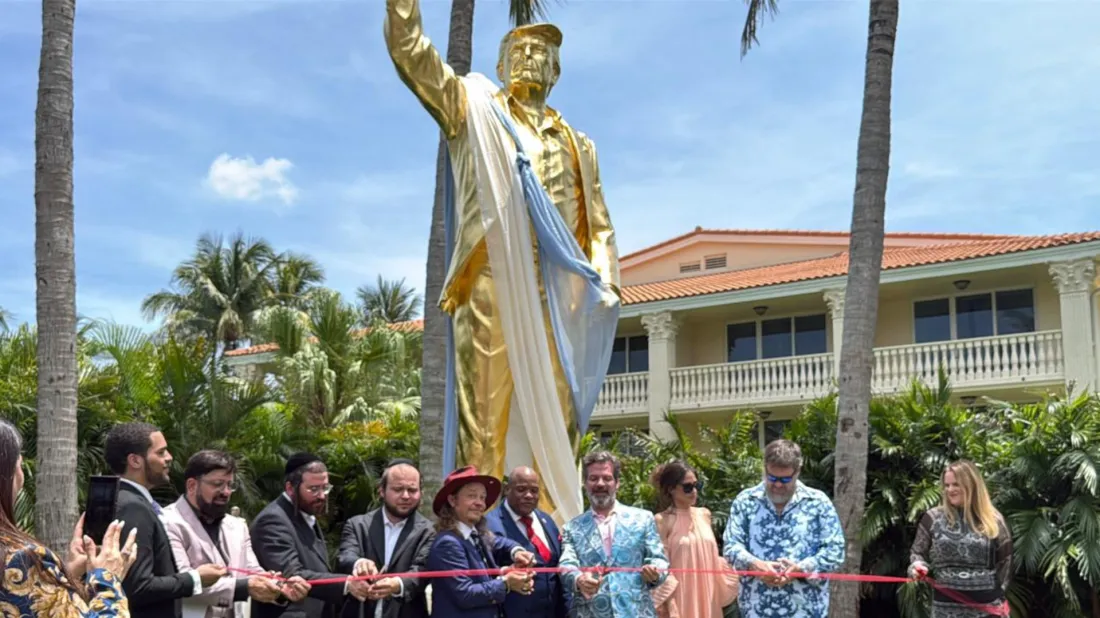 Figure 1: Trump as the golden calf of Exodus
